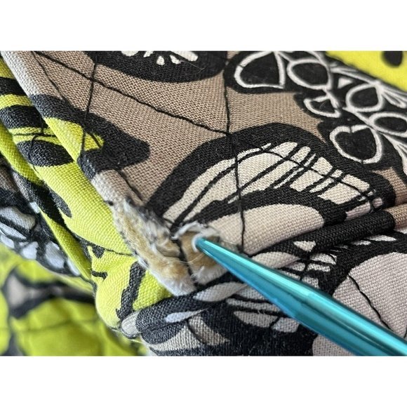 Vera Bradley large zipper tote w/ toggle pocket in Citron pattern Diaper‎ Bag - Picture 13 of 16